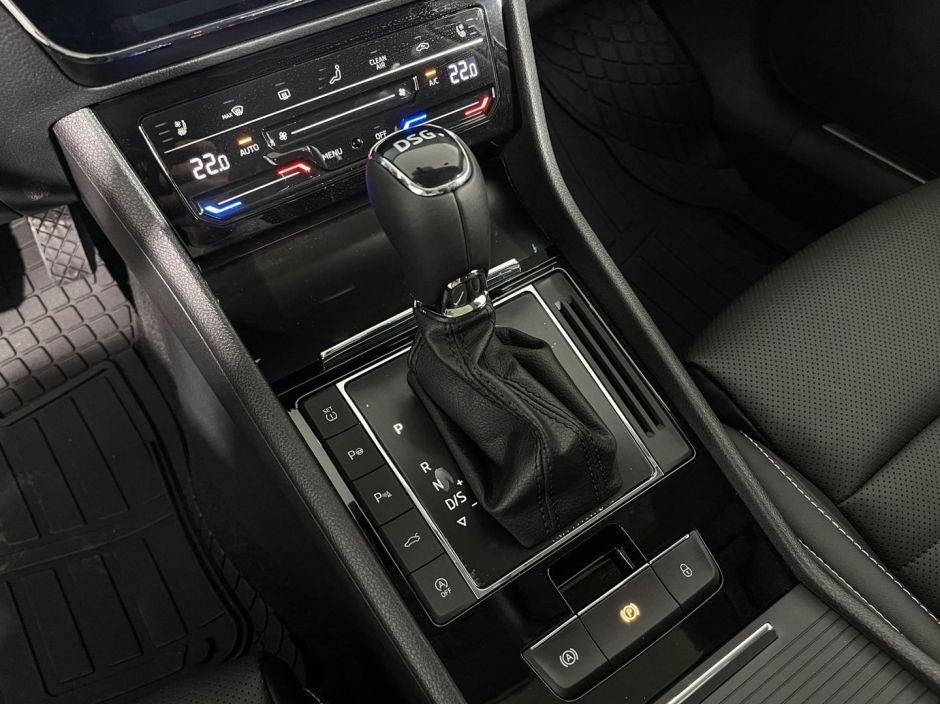 Skoda Superb Luxury 2.0 РКПП, 2024 фото 7