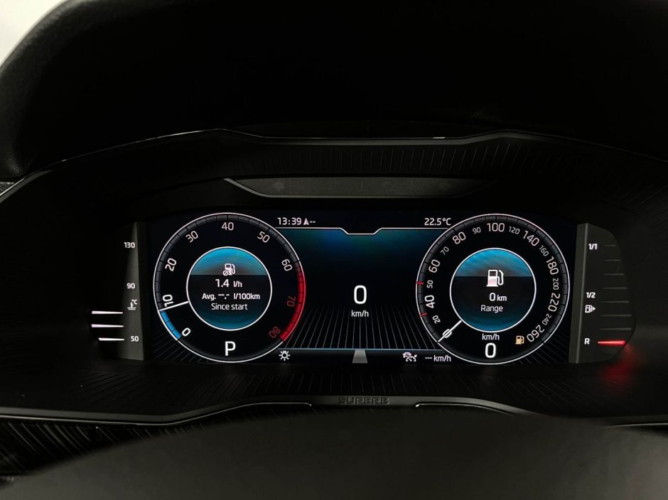 Skoda Superb Luxury 2.0 РКПП, 2024 фото 8