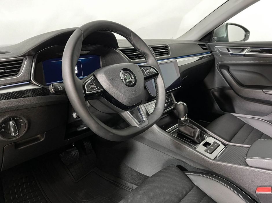 Skoda Superb Luxury 2.0 РКПП, 2024 фото 12