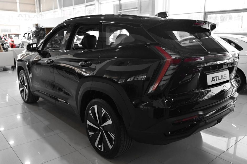 Geely Atlas Flagship Sport 2.0 АКПП, 2024 фото 2