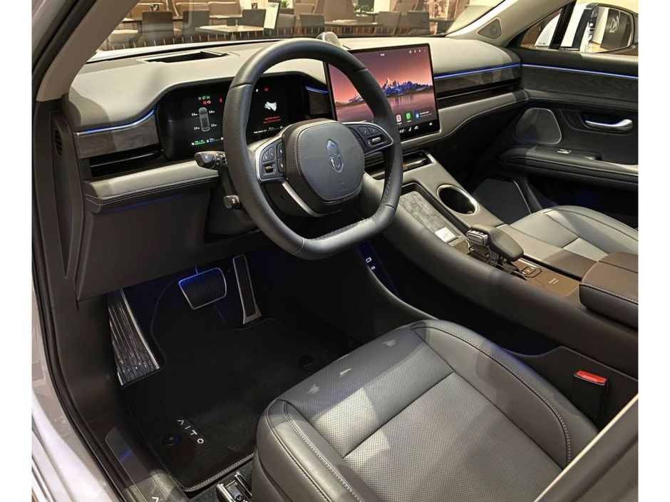 Aito M5 1.5 АКПП, 2023 фото 5