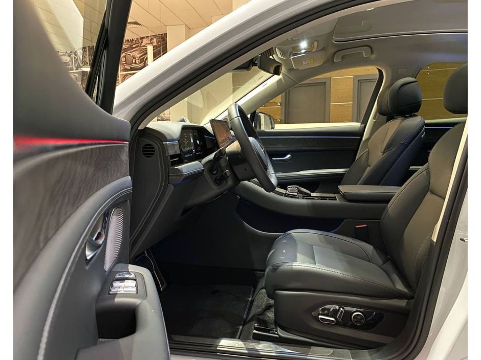 Aito M5 1.5 АКПП, 2023 фото 14