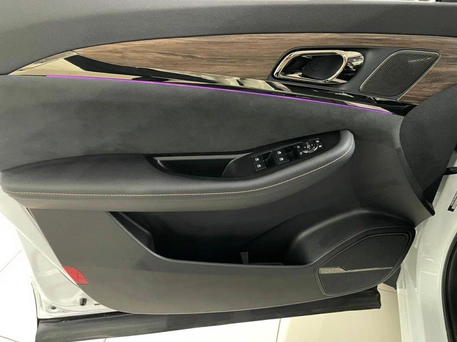 Skywell HT-i Luxury 1.5 CVT, 2024 фото 9