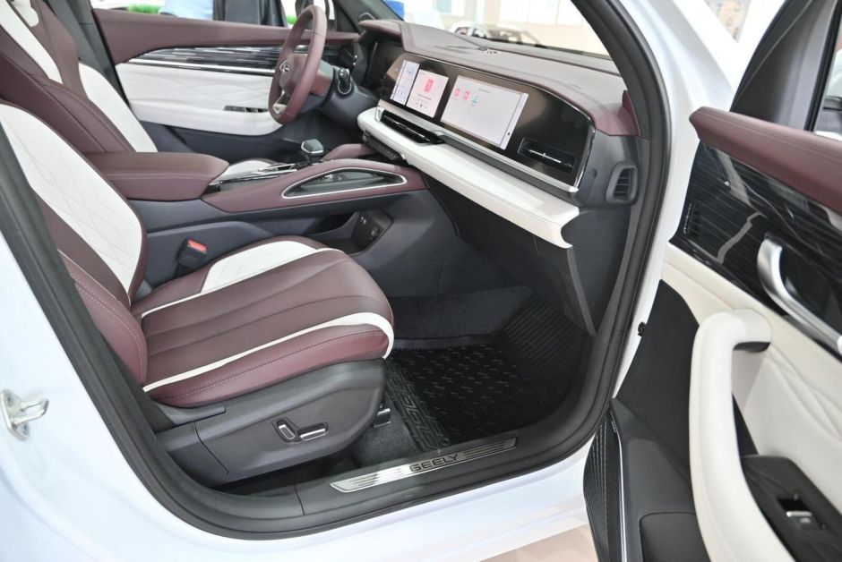 Geely Monjaro Exclusive 2.0 АКПП, 2024 фото 7