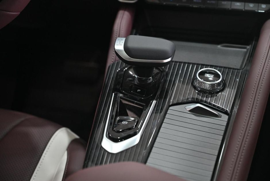 Geely Monjaro Exclusive 2.0 АКПП, 2024 фото 11