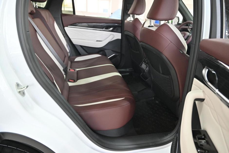 Geely Monjaro Exclusive 2.0 АКПП, 2024 фото 16