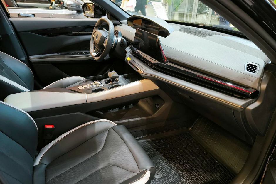 Changan UNI-V DLX 1.5 РКПП, 2024 фото 7