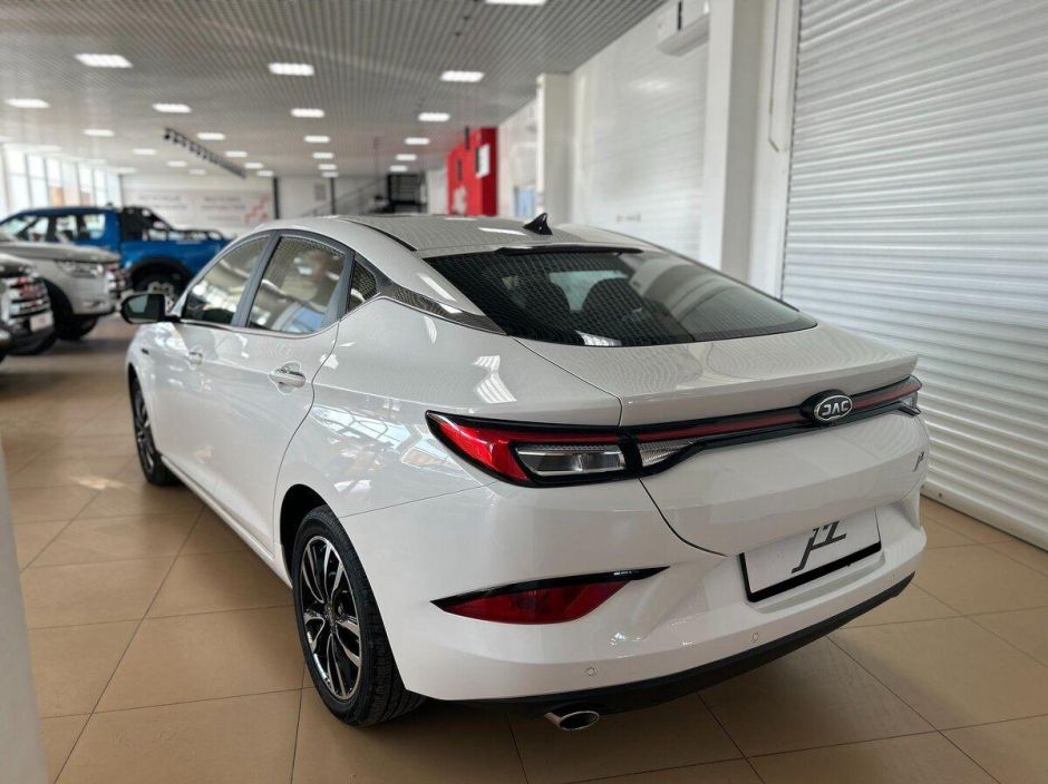 JAC J7 Tech 1.5 CVT, 2024 фото 3