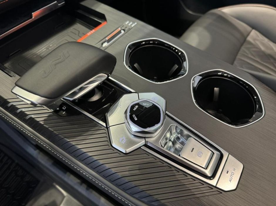 Changan UNI-K Tech 2.0 АКПП, 2024 фото 8