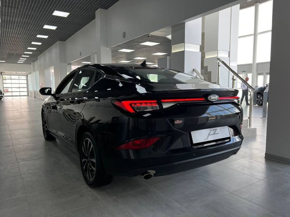 JAC J7 Luxury 1.5 CVT, 2024 фото 3