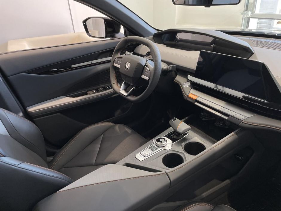 Changan UNI-V DLX 1.5 РКПП, 2024 фото 6