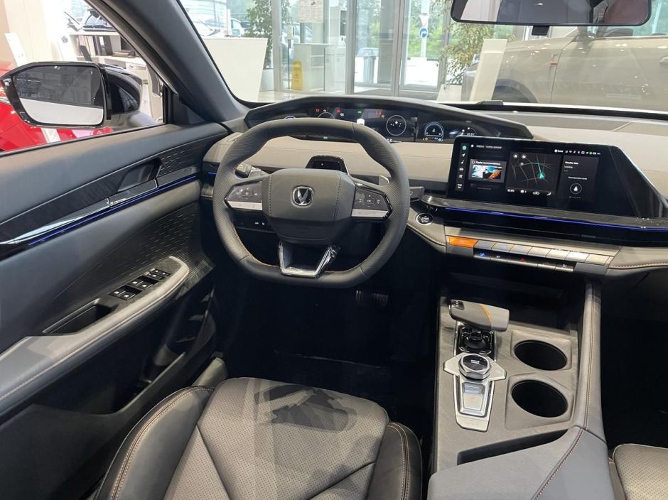 Changan UNI-V DLX 1.5 РКПП, 2024 фото 4