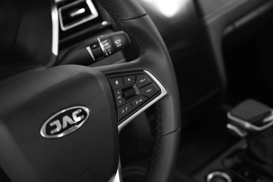 JAC J7 Luxury 1.5 CVT, 2024 фото 9