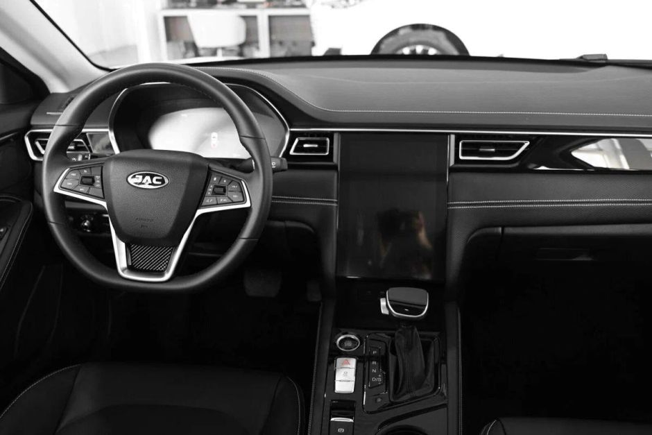 JAC J7 Luxury 1.5 CVT, 2024 фото 12