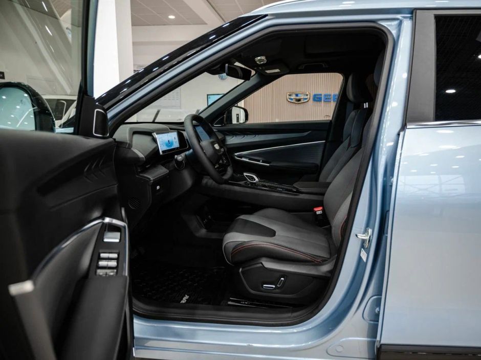 Geely Cityray Luxury 1.5 РКПП, 2024 фото 13