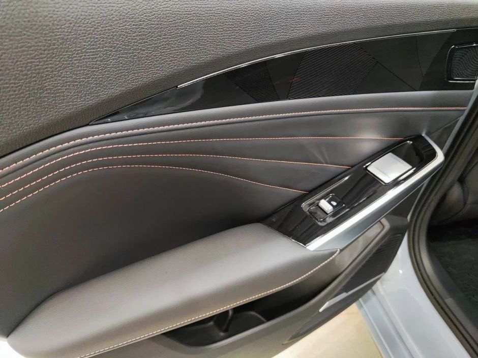 Geely Preface Luxury 2.0 РКПП, 2024 фото 6