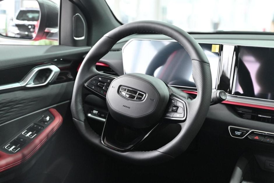 Geely Coolray Exclusive 1.5 РКПП, 2024 фото 5