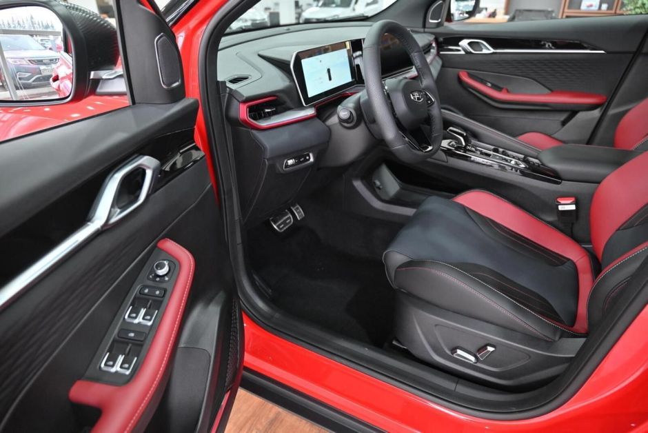 Geely Coolray Exclusive 1.5 РКПП, 2024 фото 8