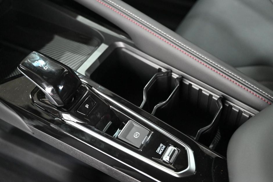 Geely Coolray Exclusive 1.5 РКПП, 2024 фото 9