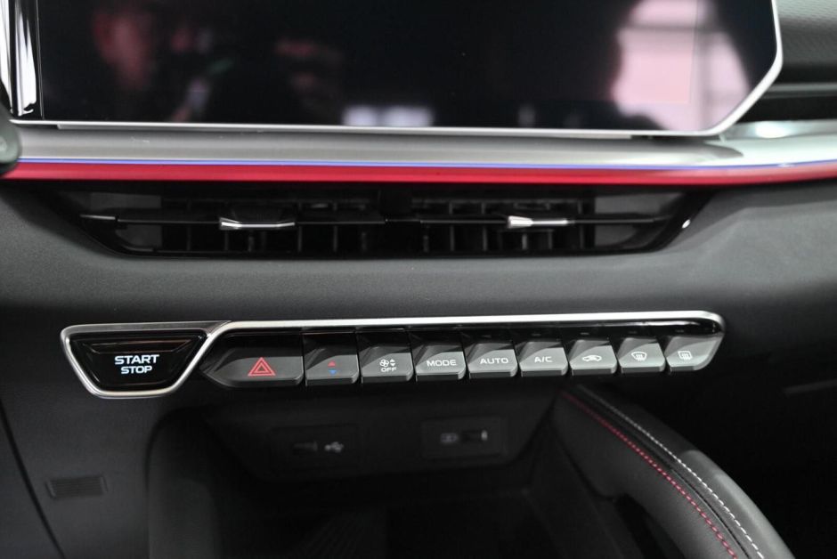 Geely Coolray Exclusive 1.5 РКПП, 2024 фото 11