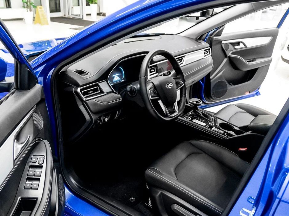 JAC J7 Luxury 1.5 CVT, 2024 фото 9