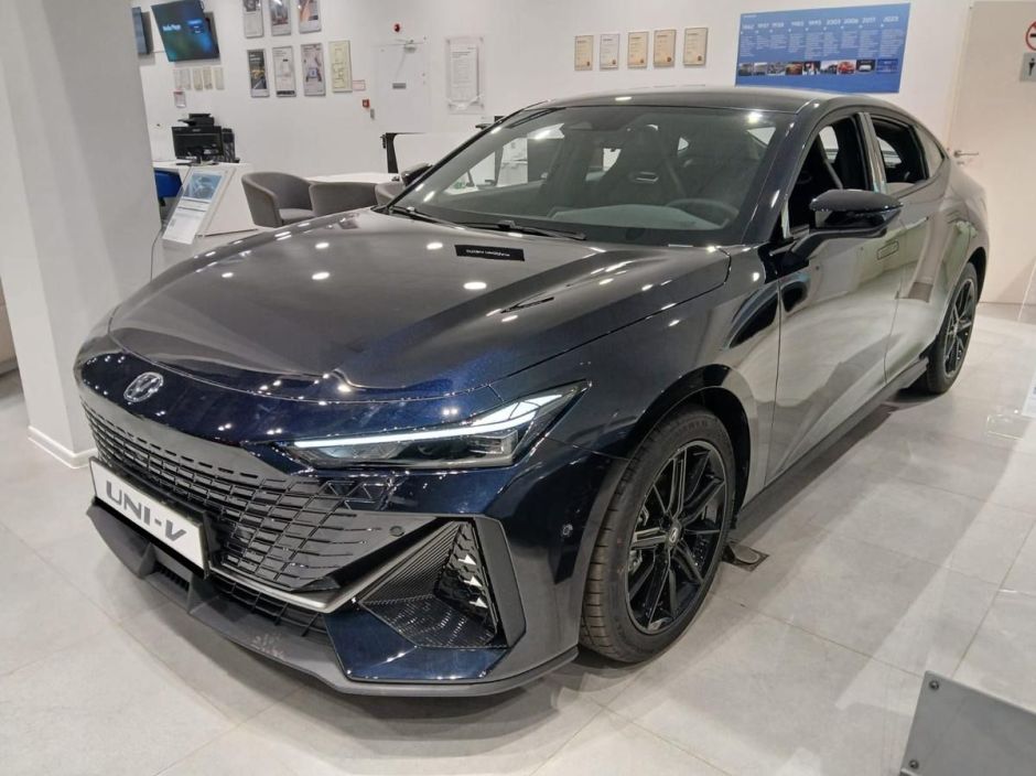 Changan UNI-V DLX 1.5 РКПП, 2024 фото 1