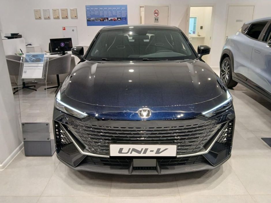 Changan UNI-V DLX 1.5 РКПП, 2024 фото 2