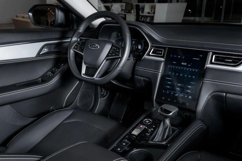JAC J7 Luxury 1.5 CVT, 2024 фото 6
