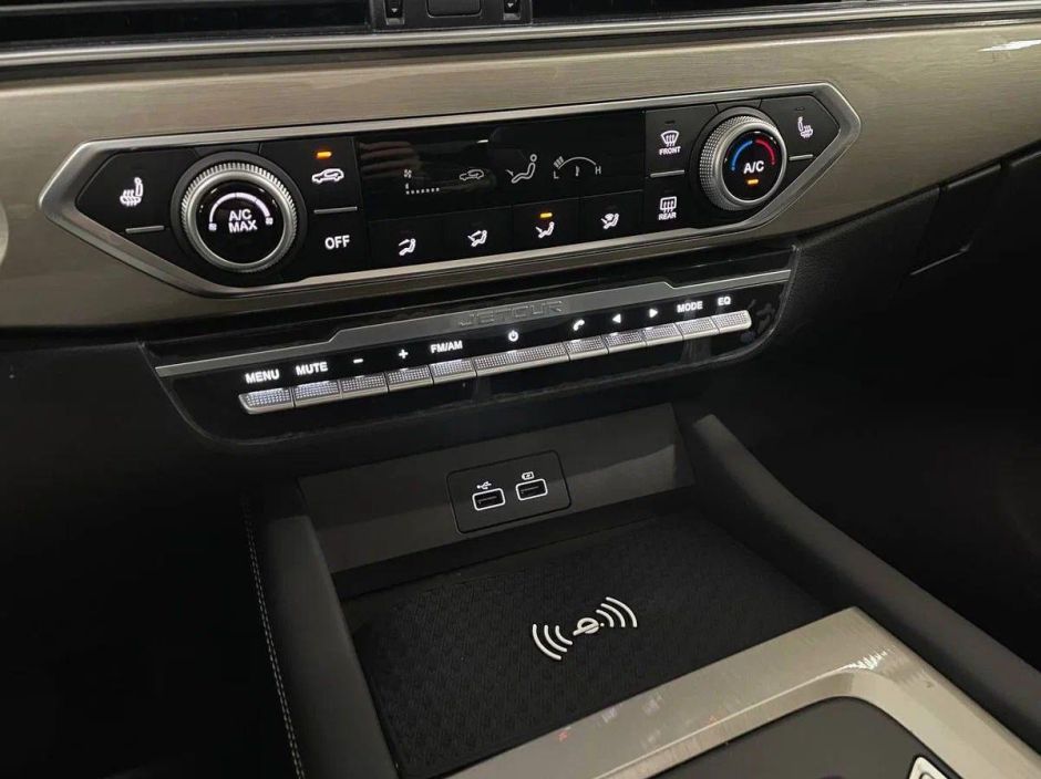 JETOUR X70 Luxury 1.5 РКПП, 2024 фото 12