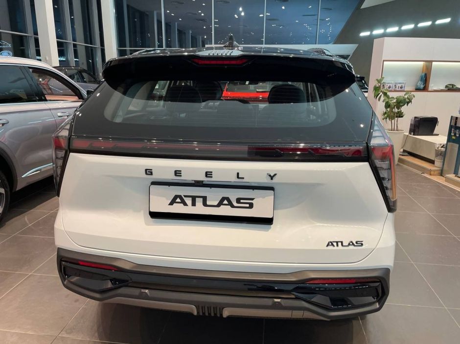 Geely Atlas Flagship Sport 2.0 АКПП, 2024 фото 4