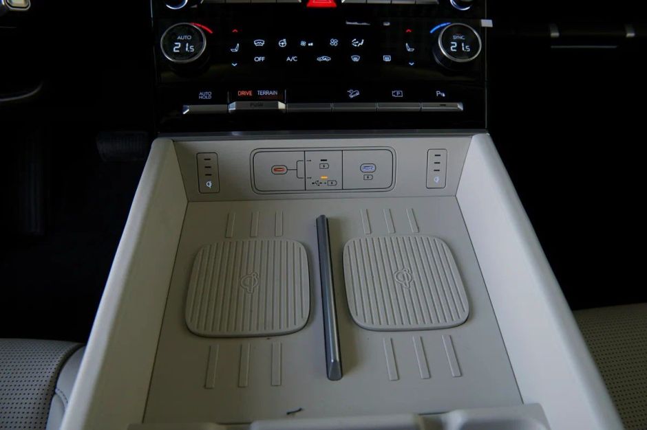 Hyundai Santa Fe Exclusive 2.5 АКПП, 2024 фото 12