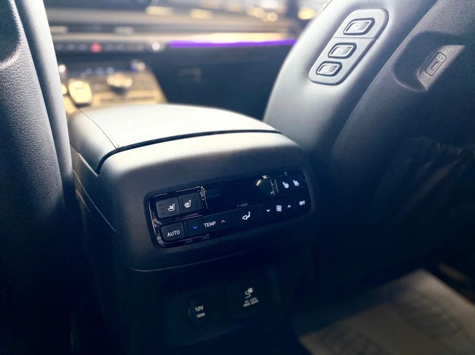 Hyundai Palisade High-Tech (KZ Luxe) 3.5 АКПП, 2024 фото 16