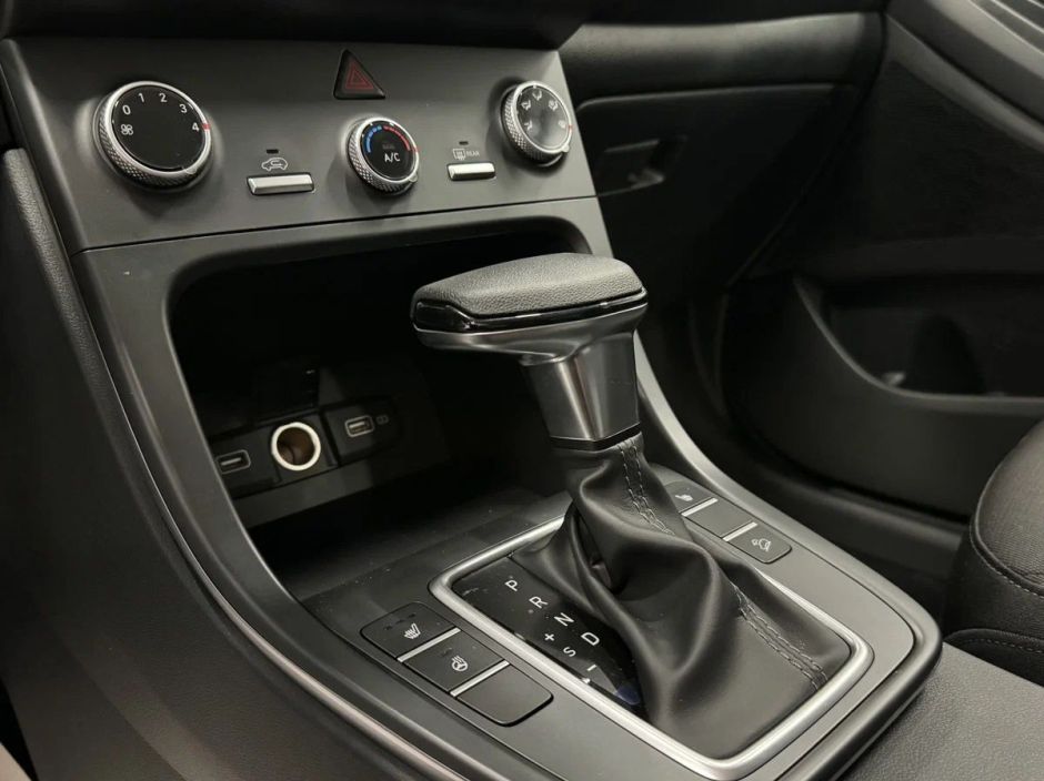 Solaris HC Classic + Winter 1.6 АКПП, 2024 фото 9