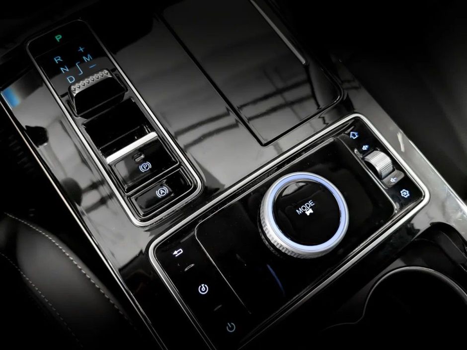 EXEED LX Luxury Plus 1.6 РКПП, 2024 фото 5