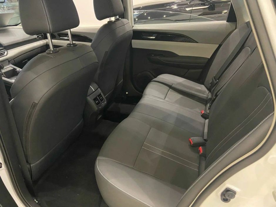 Evolute i-PRO Base 0.0 АКПП, 2024 фото 7