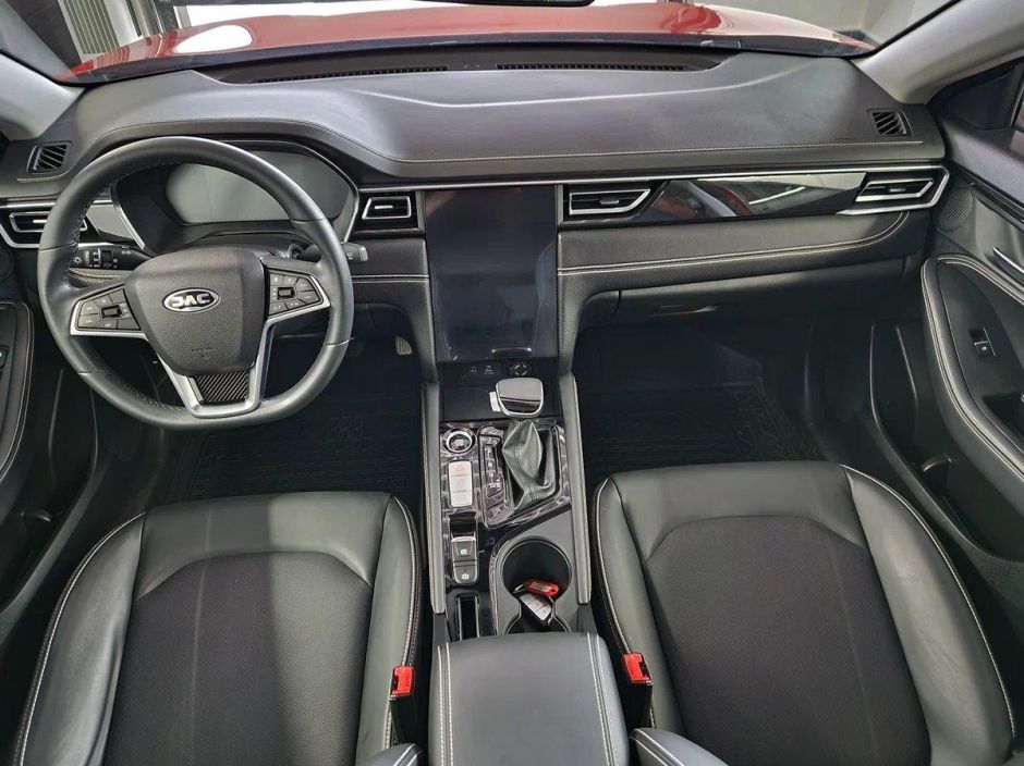 JAC J7 Luxury 1.5 CVT, 2024 фото 6