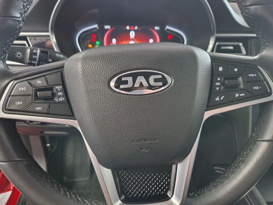 JAC J7 Luxury 1.5 CVT, 2024 фото 9