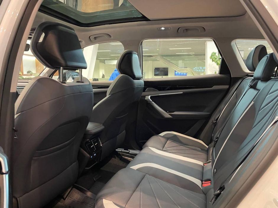 Geely Atlas Flagship 2.0 АКПП, 2024 фото 7