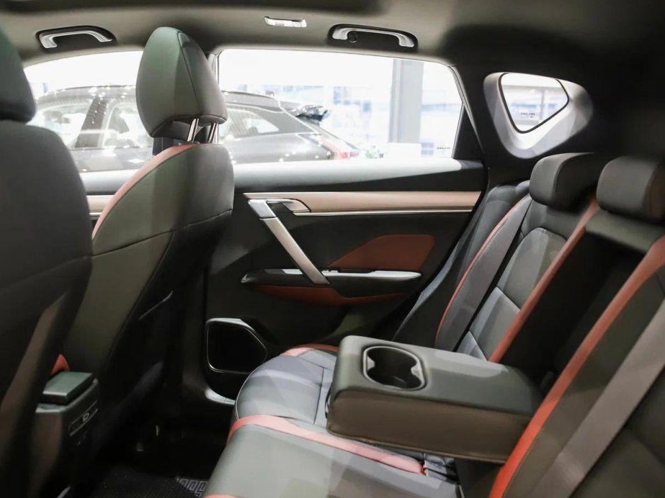 Belgee X50 Prestige 1.5 РКПП, 2024 фото 10