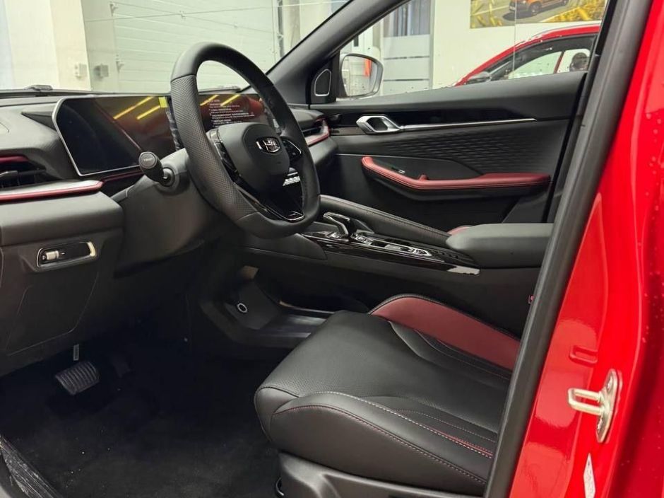 Geely Coolray Luxury 1.5 РКПП, 2024 фото 6