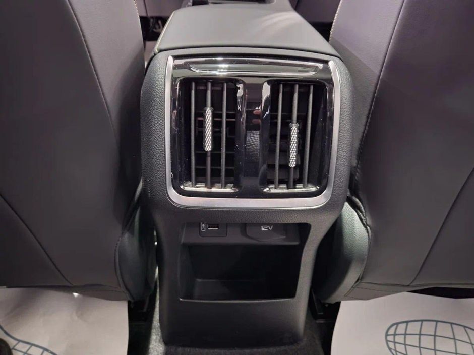 FAW Bestune B70 Prestige 2.0 АКПП, 2024 фото 10