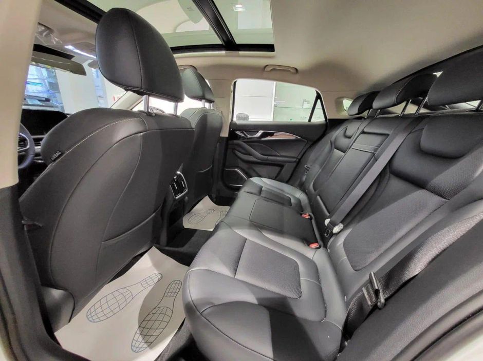 FAW Bestune B70 Prestige 2.0 АКПП, 2024 фото 11