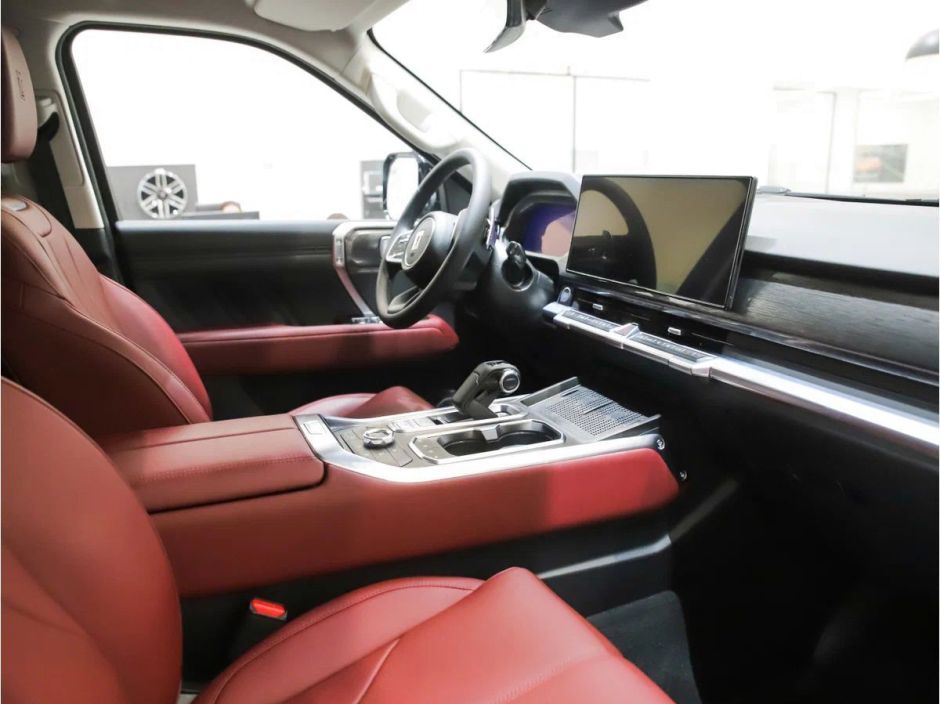 Tank 400 Super 2.0 АКПП, 2024 фото 5